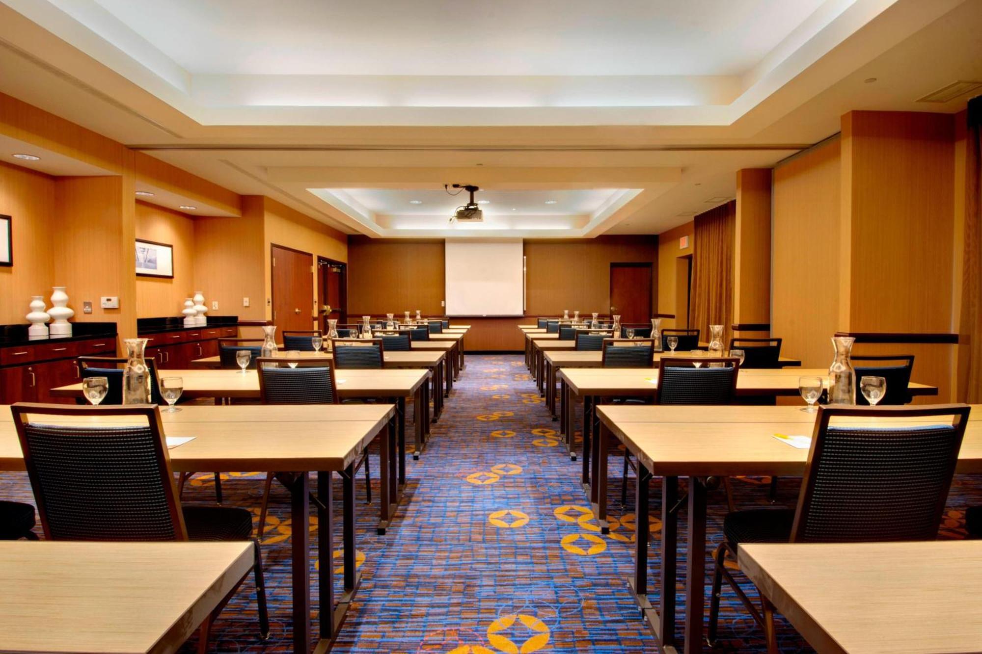 Hotel Courtyard By Marriott Madison East Exteriér fotografie